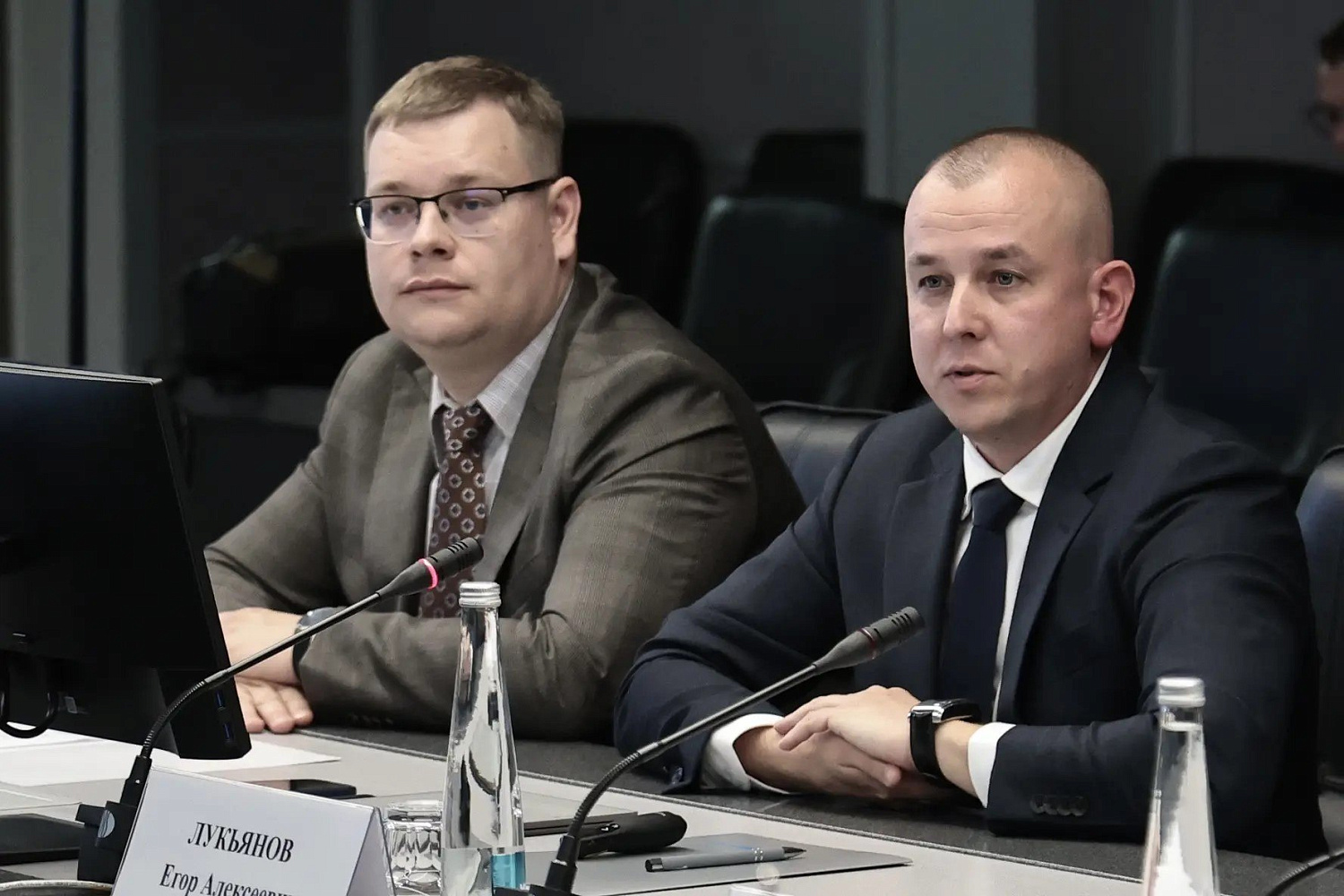 Справа: генеральный директор ООО 